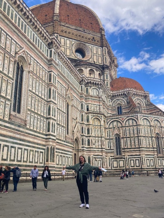 Alea in front of the Duomo, Florence