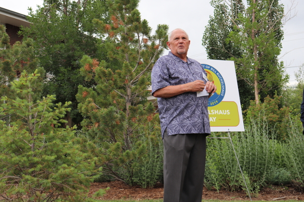 William Gern, who directed the Institute of Environment and Natural Resources from 1995 to 1998 speaks at the tree dedication event.