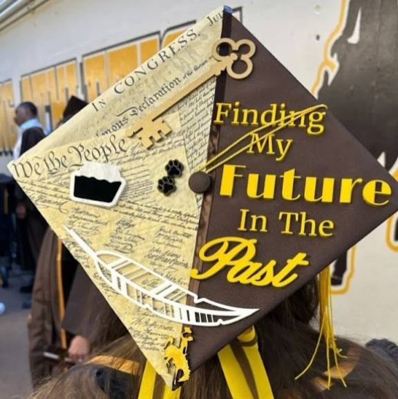 Student Graduation Cap - Finding my Future in the Past