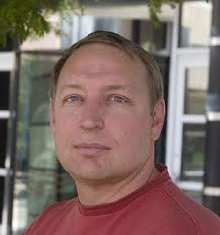 steve tomczyk headshot