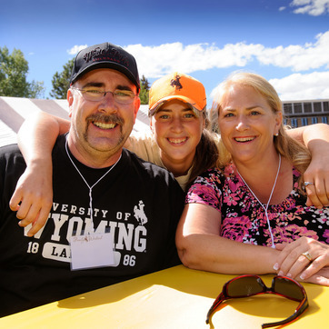 future uw student with their parents