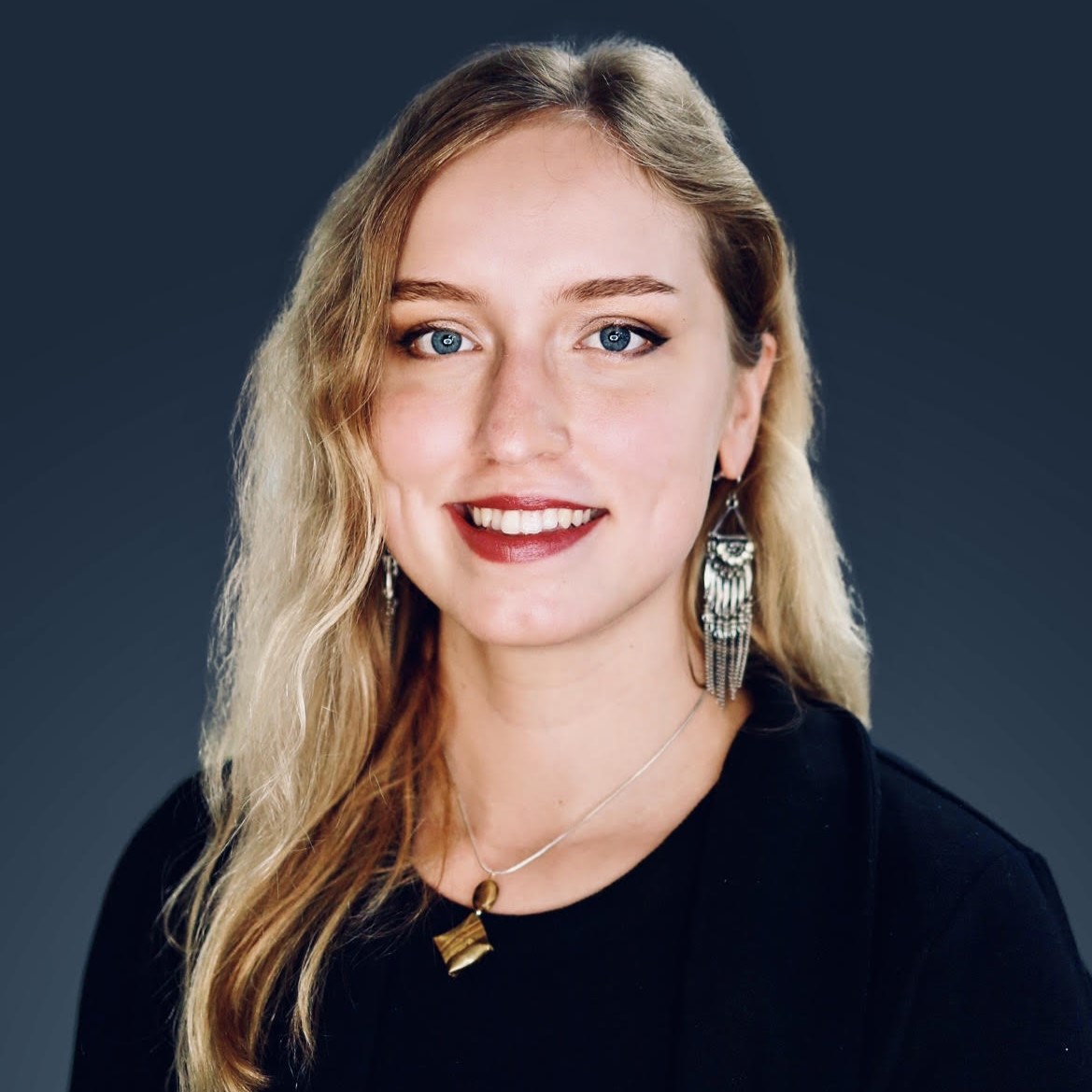 headshot Brenna Litynski