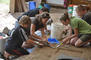 Students working at Hell Gap.