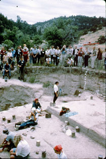 Cynthia Irwin-Williams explaining Hell Gap in 1965.