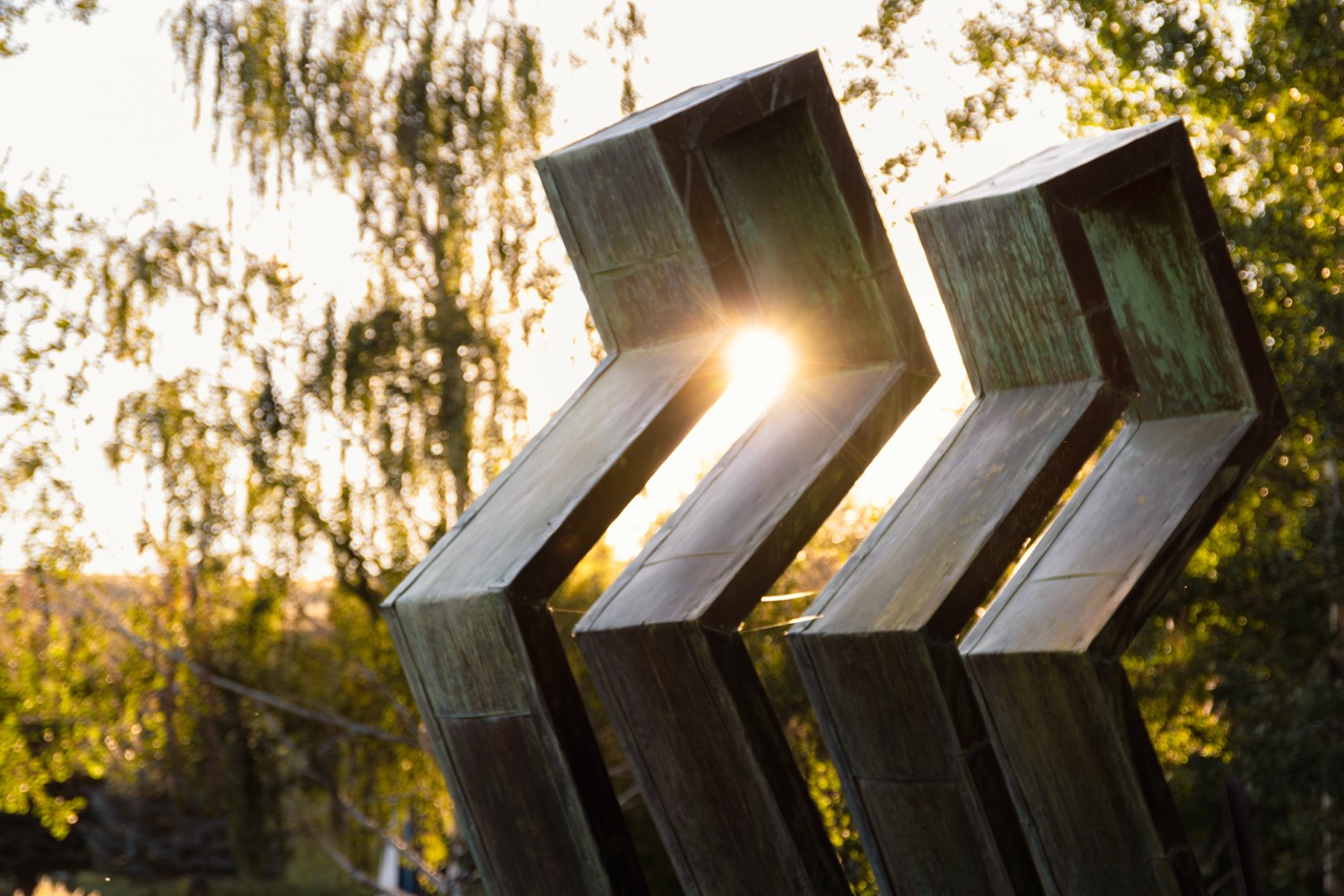 Zigzag sculpture