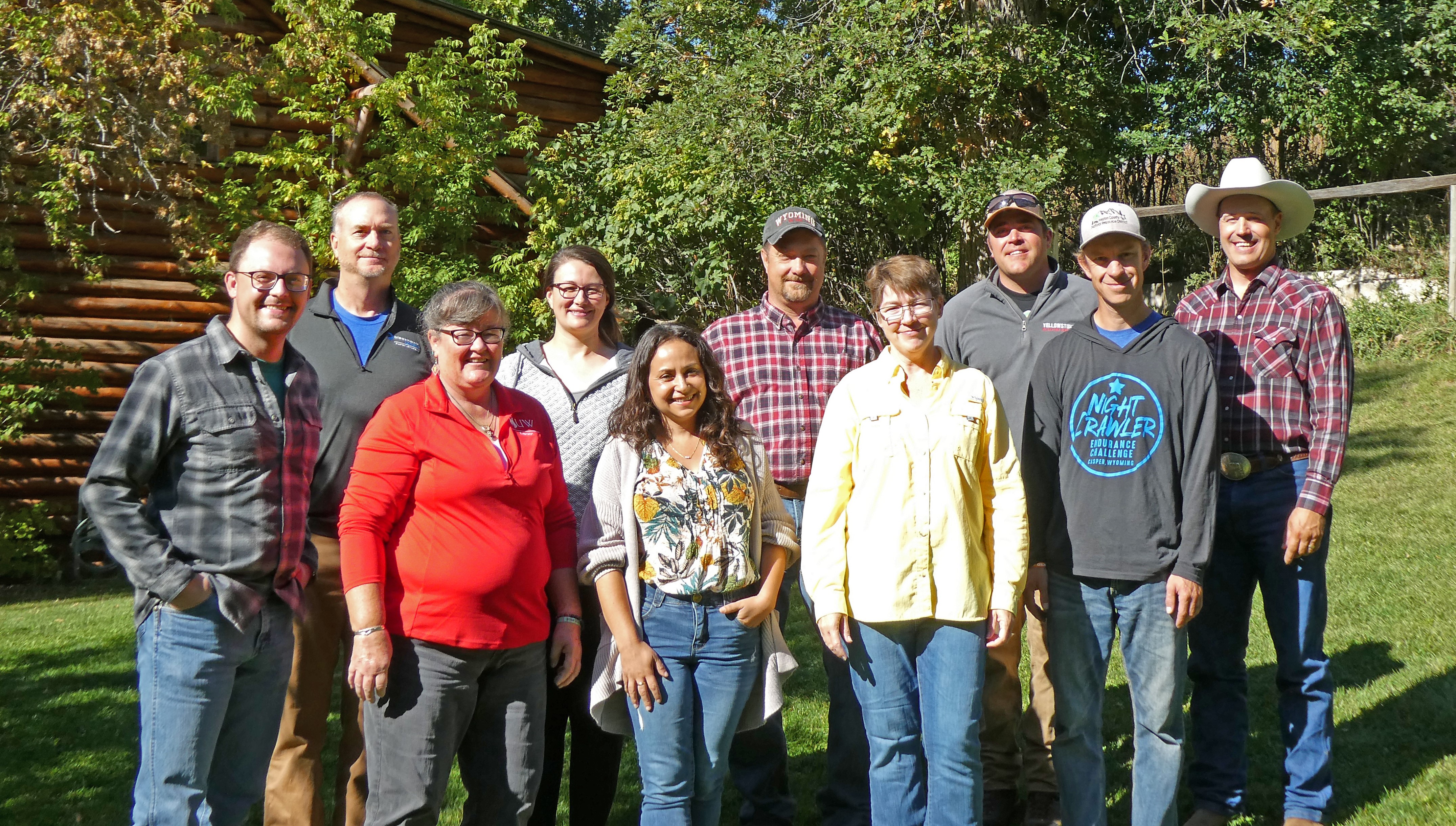 Small Acreage Issue Team. Image of group of people standing outside.