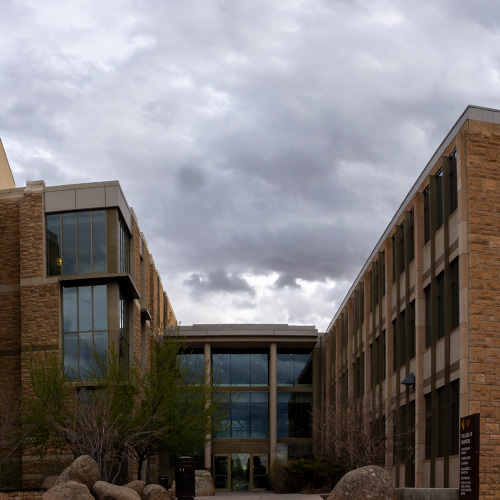 Business Building Exterior Photo