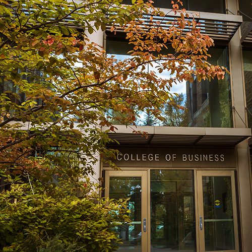 Business Building Exterior Photo