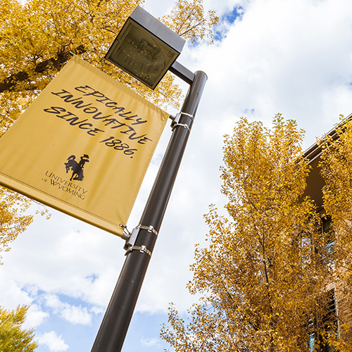 Business Building Exterior Photo