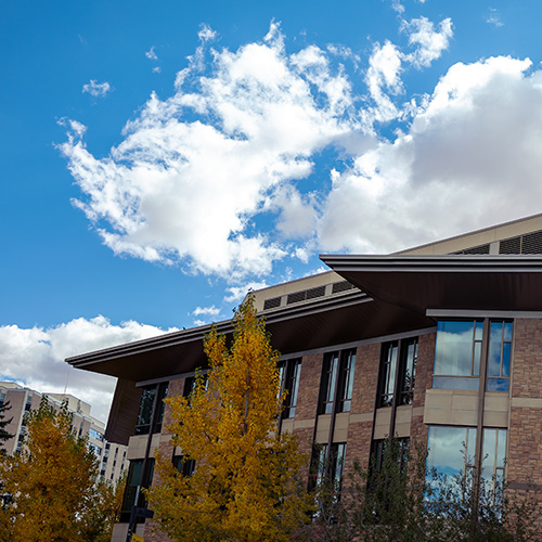 Business Building Exterior Photo