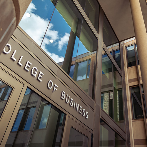 Business Building Exterior Photo