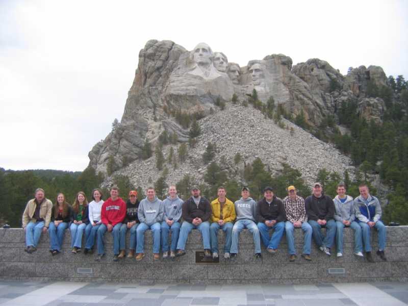 Dr. Barker, Cristy Guenther, Allison Hiddinga, Emily Holden, Dan Logsdon Ben Nemec, Josh Palik, Richard Price, Thad Hunter, Nathan White Wendel Lewis, Pat Dowse, Jake Wright, Adam Vath, Tim Palik, Chris Bergmeier