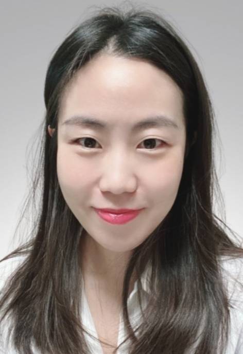 An image of Juhyeon Ahn in front of a gray background