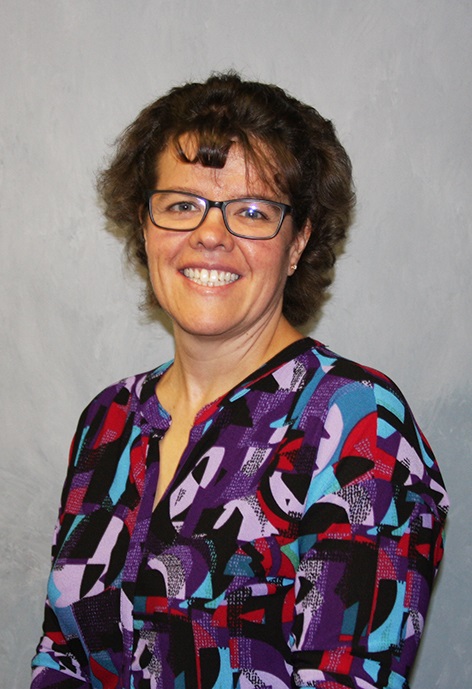 Head shot of clinical Social Worker Pamela Oiler LCSW