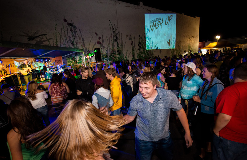 UW students enjoy an outdoor concert and dance in Laramie