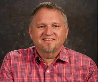 csil22_websitestaffphotos_curtishigby.png