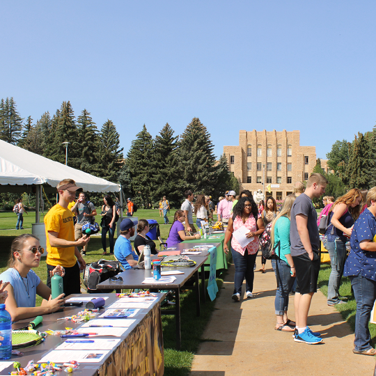 Students at the Club & Org Fair