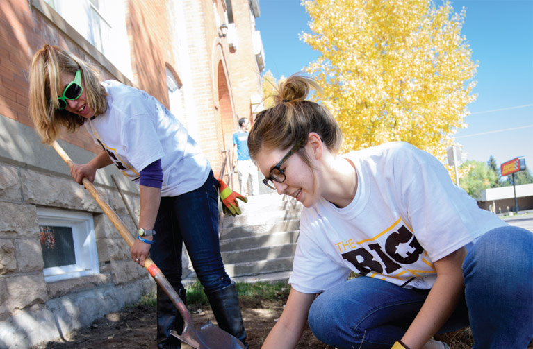 volunteers working