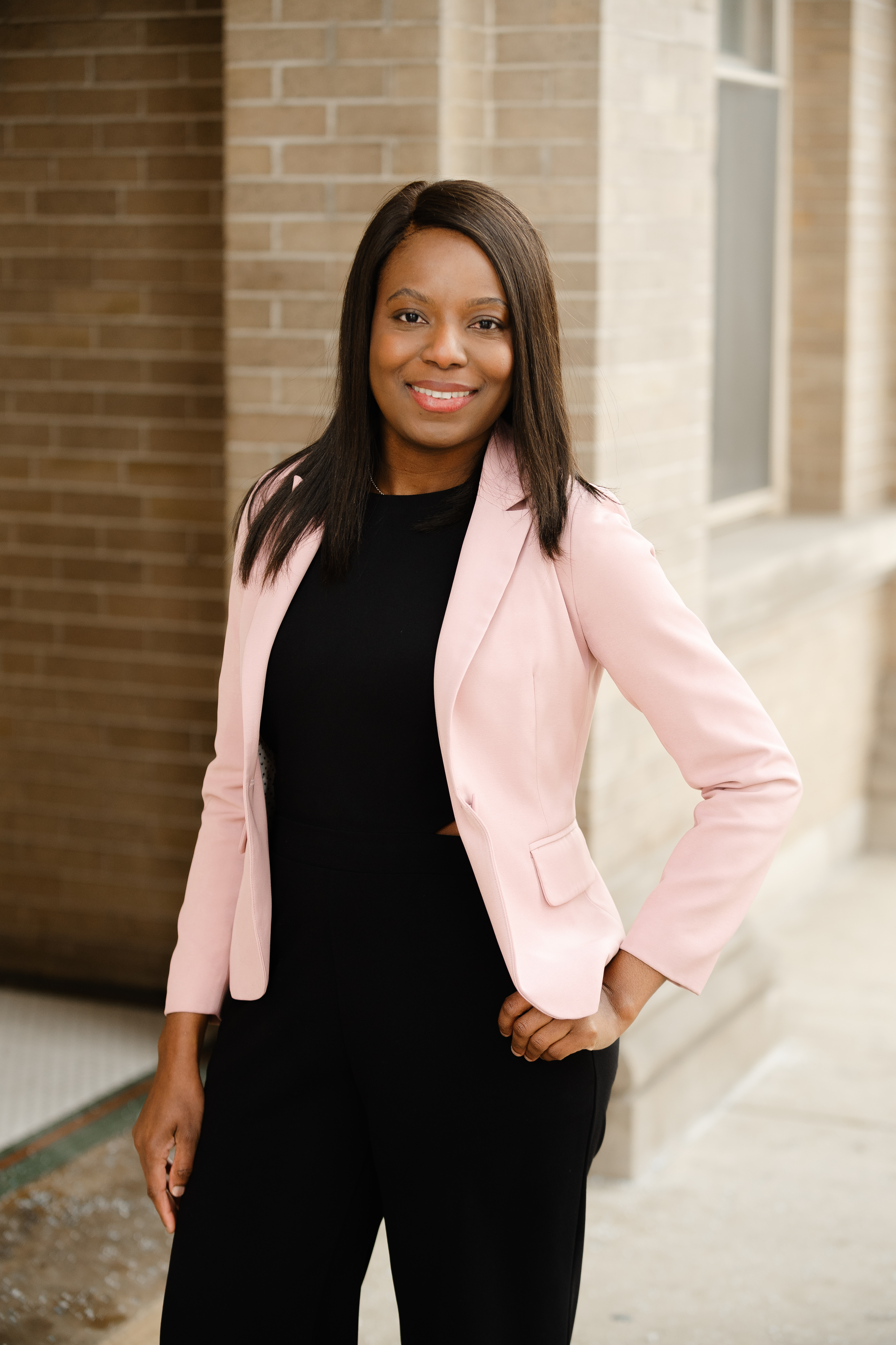 Alecia Evans headshot