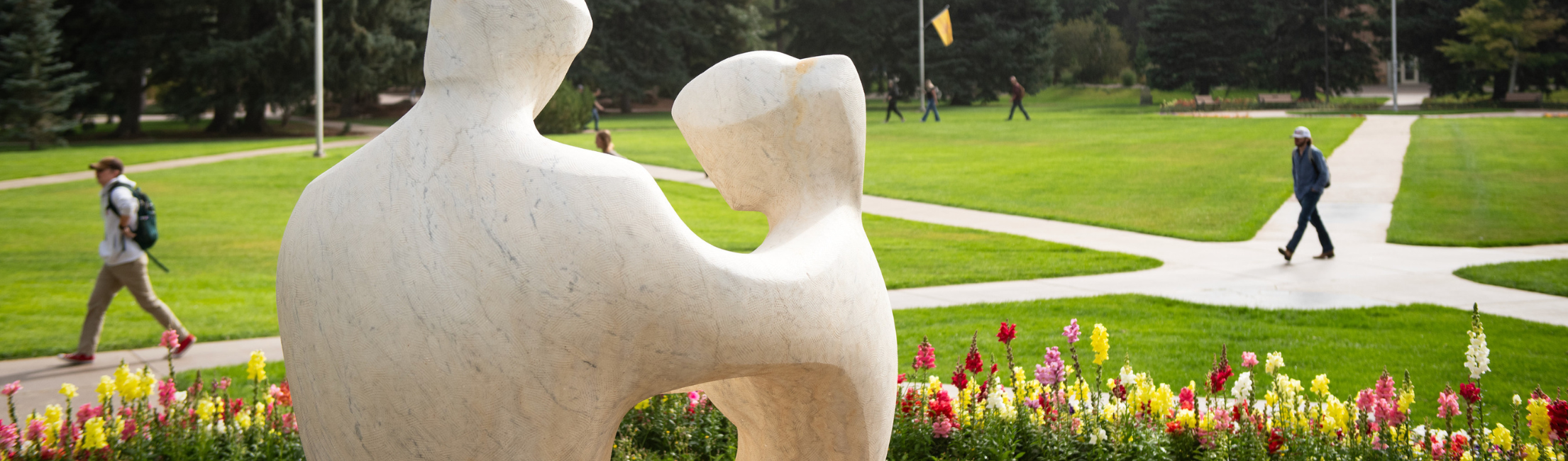 UW family statue 