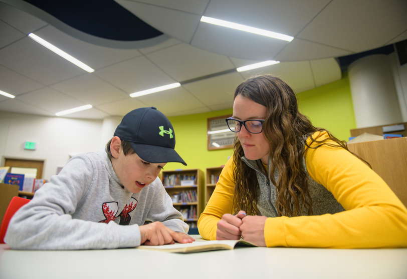One on one reading with a tutor