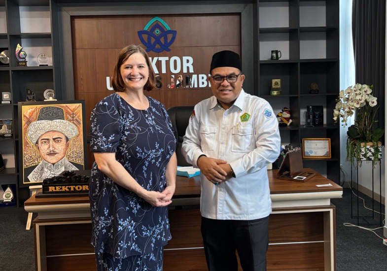Mollie with the president of the Islamic State University in Jambi