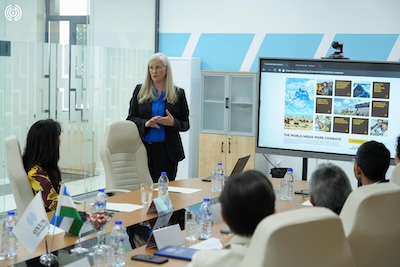 Isa giving a presentation