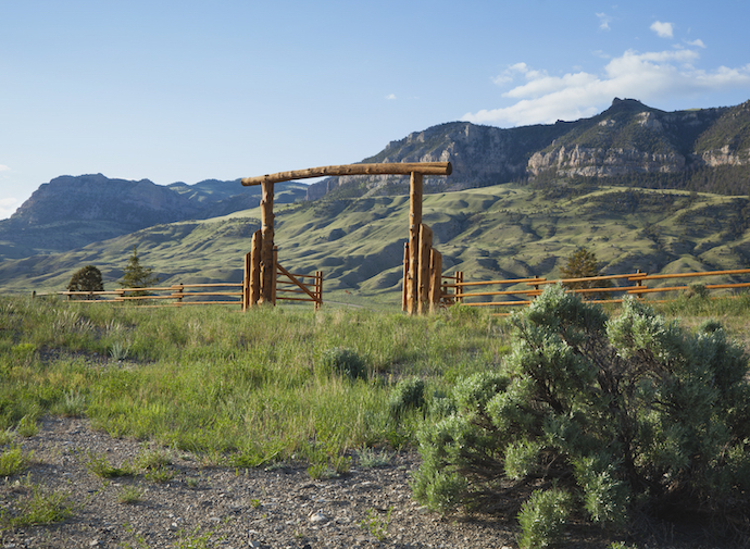 Picture of the entrance of a ranch