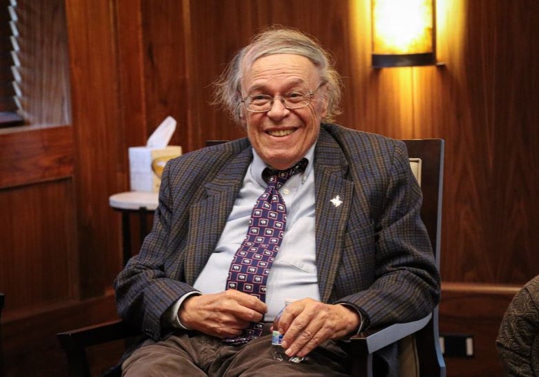 Photo of Dr. Roberts