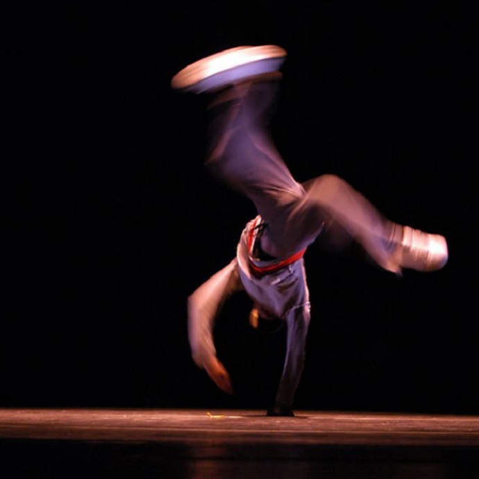 Breakdancer