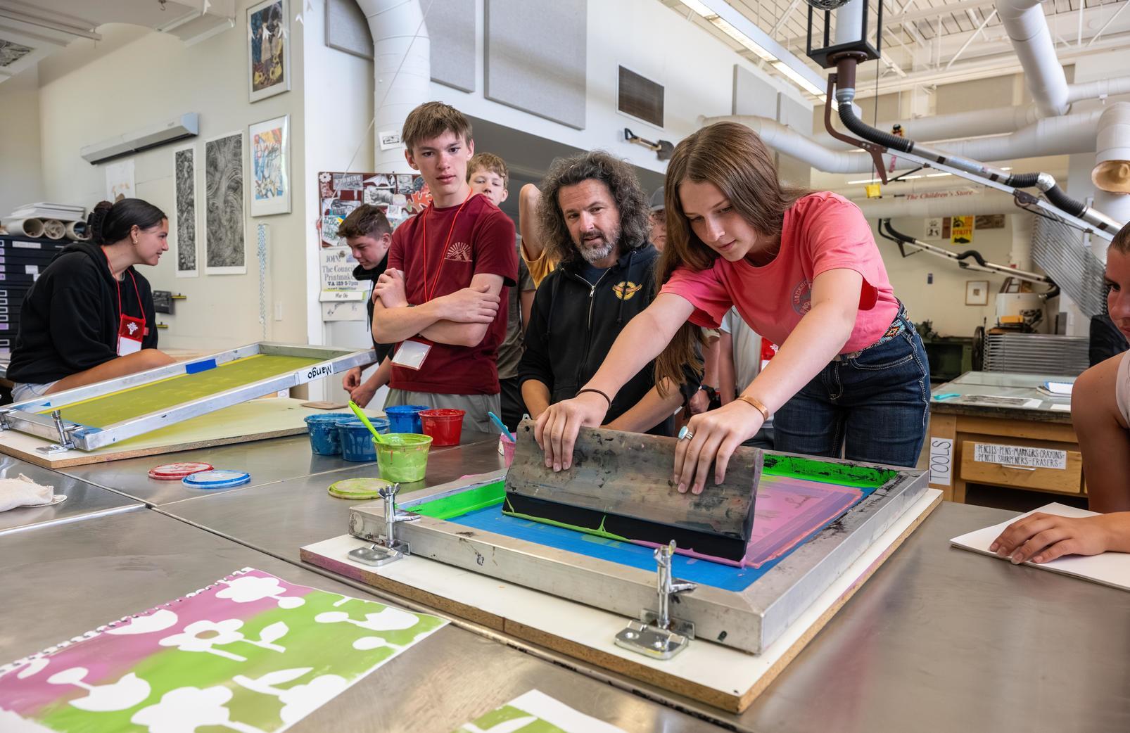 Students screenprinting in their course.