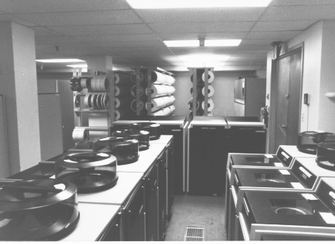 Disk farm and tape library