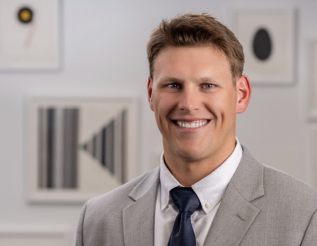 Ethan Drewes headshot