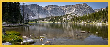 medicine bow peak over mirror lake