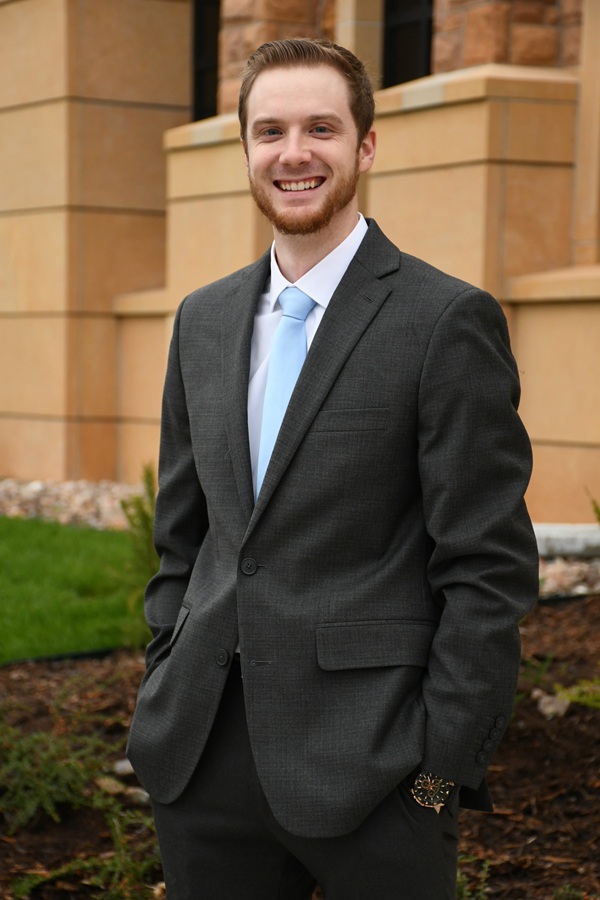 Mason Teague headshot