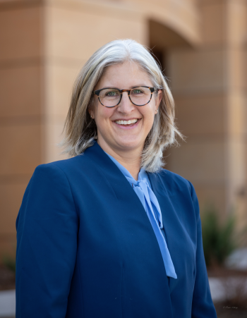 Hillary Hoffmann headshot