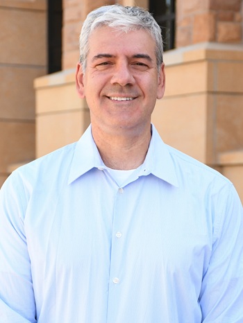 Noah B. Novogrodsky headshot