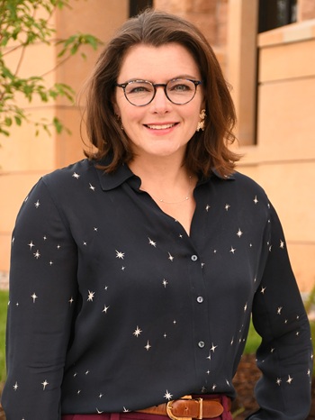 Tara K. Righetti headshot