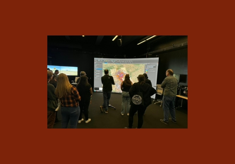  Applied Sovereignty: Dialogues in Indigenous Data attendees at a data center tour at UW's campus