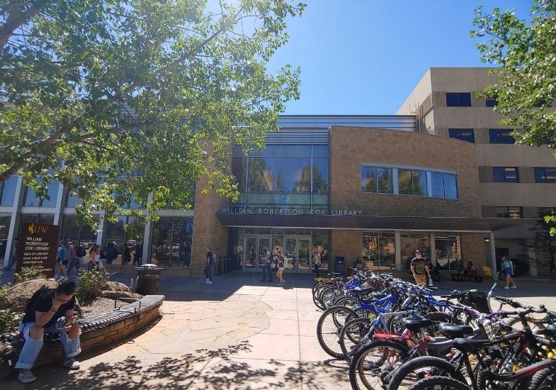 entrance to Coe Library at the start of the fall semester.