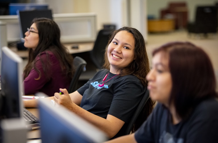 students working in the Coe Library computer lab