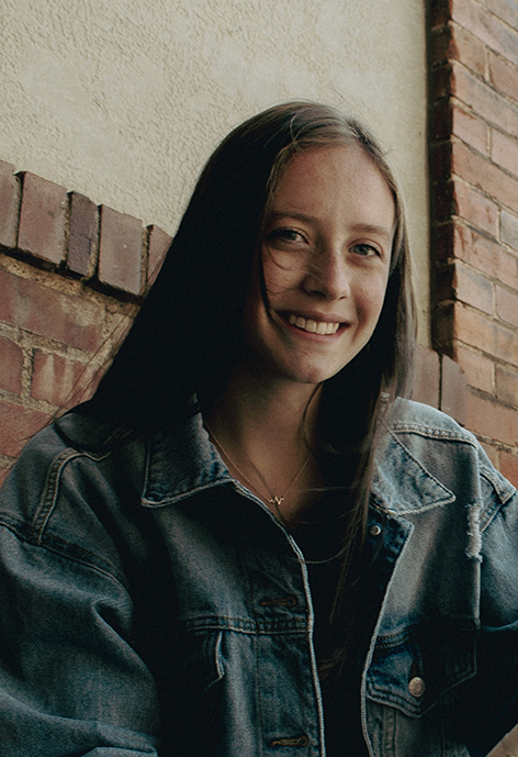 Emily Ottoes headshot