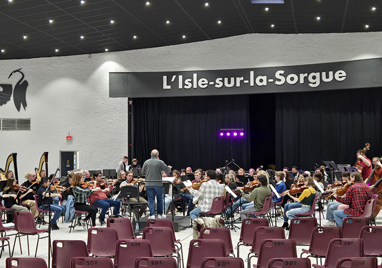 UWSO practicing in a community center in France
