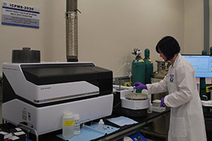 woman working in a lab