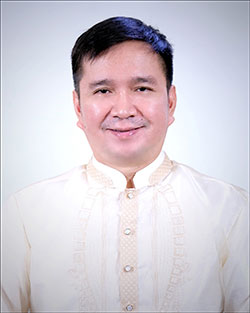 head photo of a man