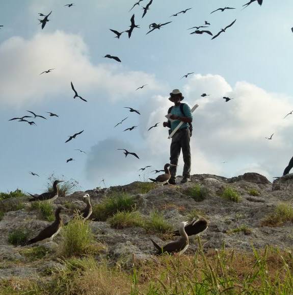 pcv volunteer in Mexico with birds