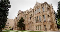 old-main-on-uw-campus