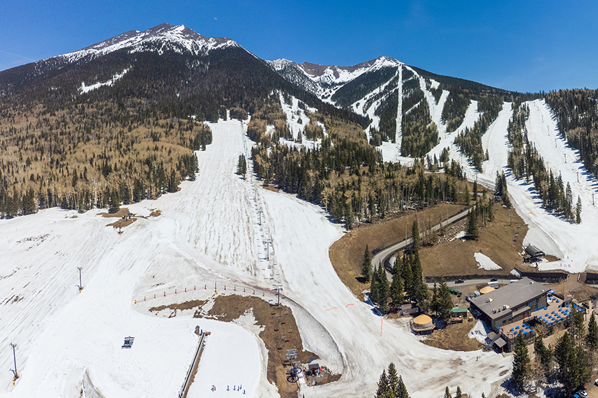 Ski ressort with little snow