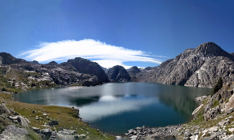 Alpine lake in Wyoming