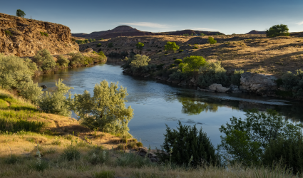 River running throught mountains